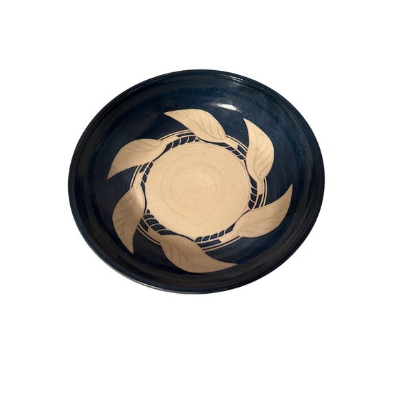 Handcrafted Ceramic Decorative Bowl With Leaf Design - Picture 1 of 3